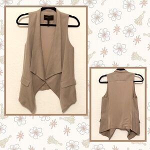 Bcbgmaxazria stylish tan vest. SM